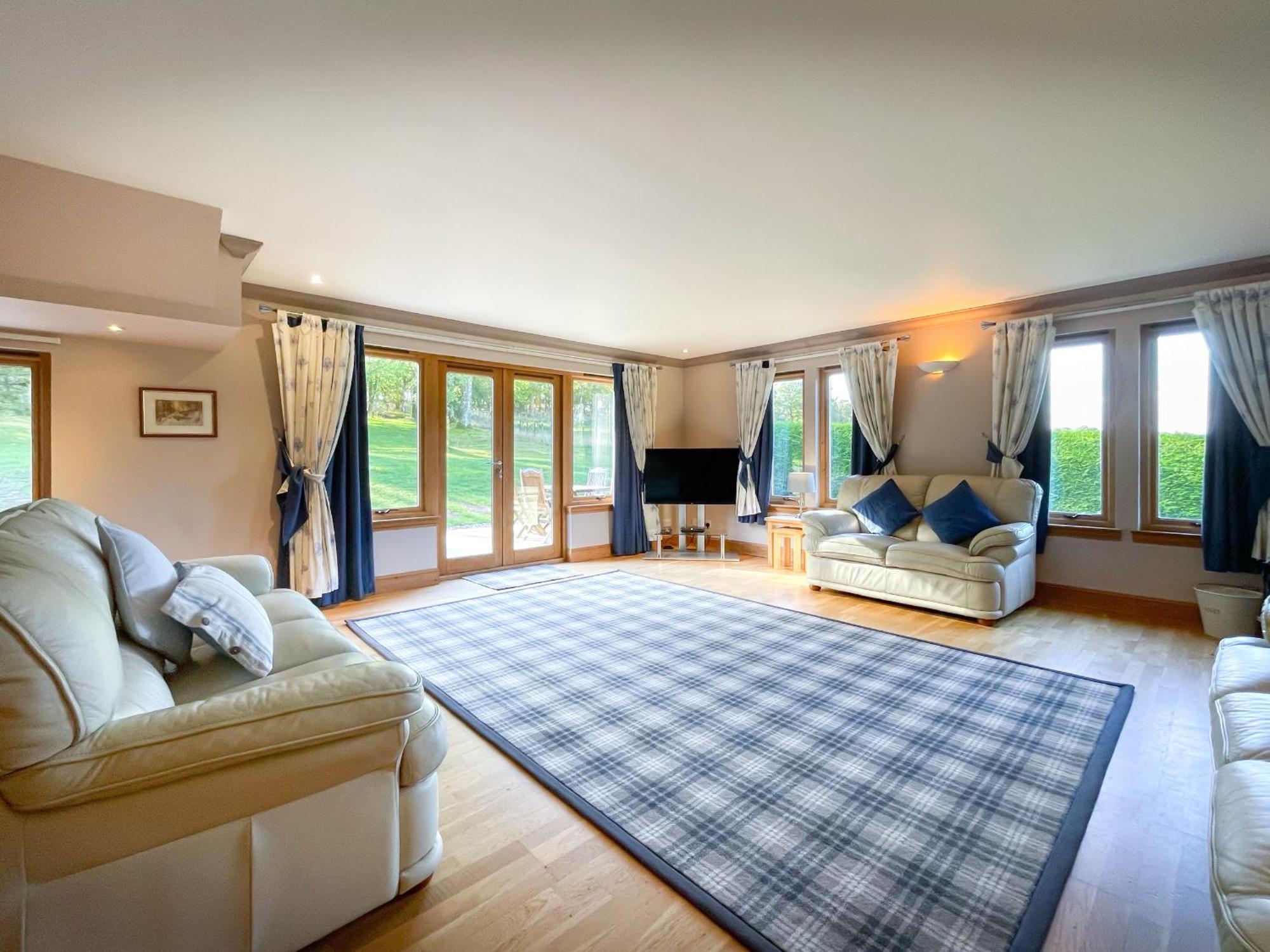 Loch Lomond Luxury Lodges 德里门 外观 照片