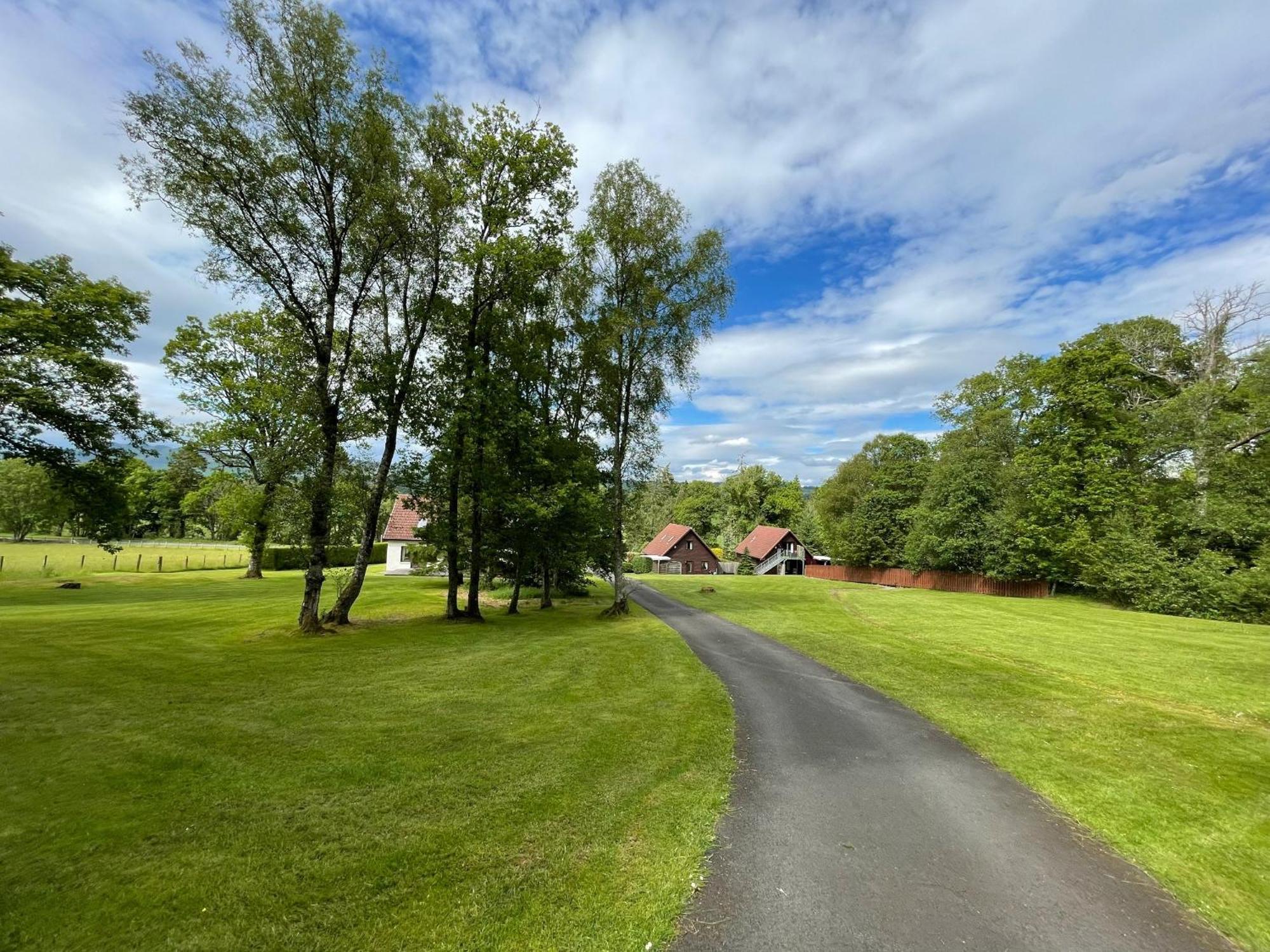 Loch Lomond Luxury Lodges 德里门 外观 照片